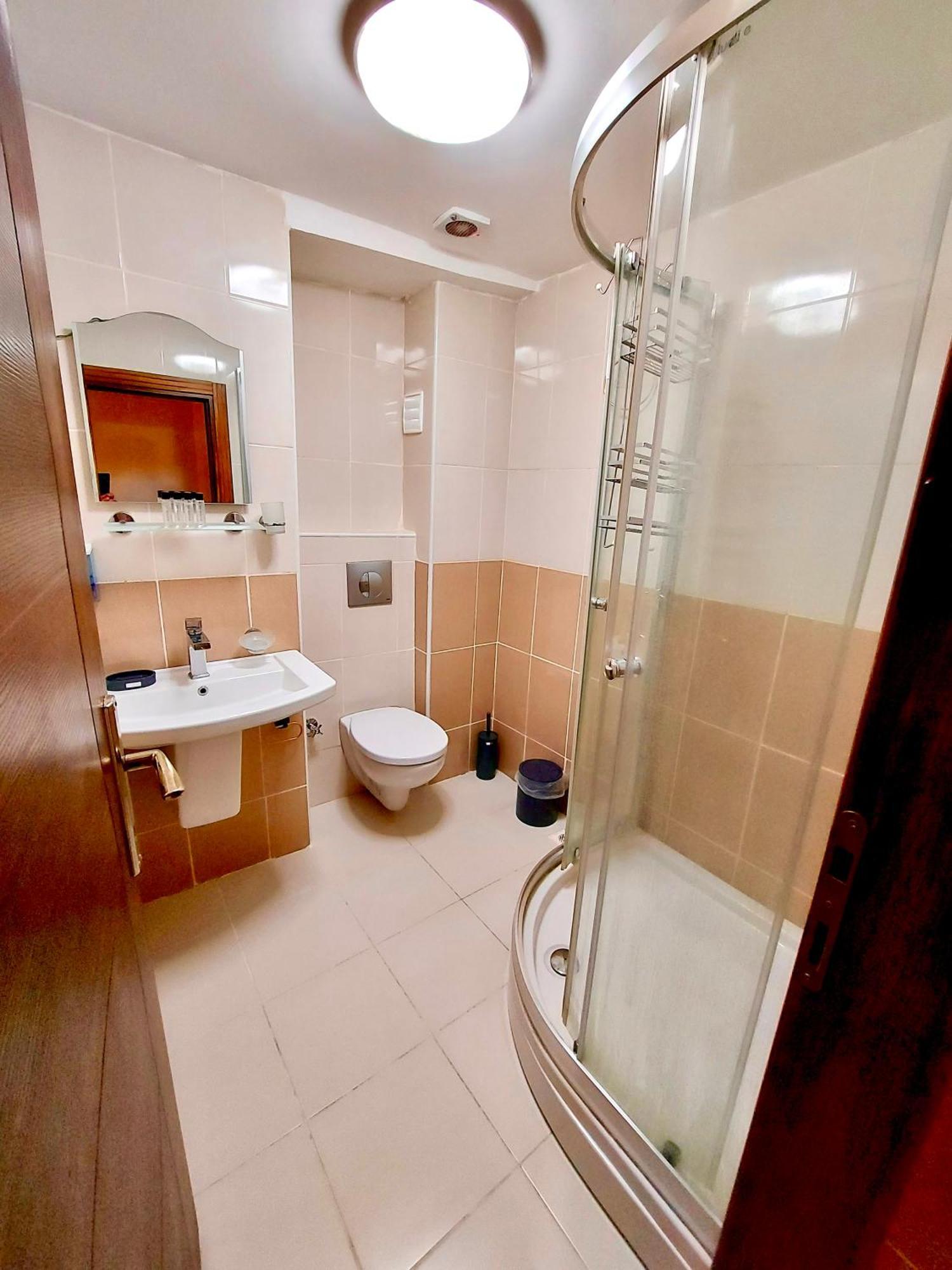 Hotel Mates Port 5*
